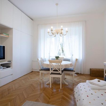 Vedrana-Near Centre And Free Garage, Electricity For Electric Cars Zagreb Ngoại thất bức ảnh