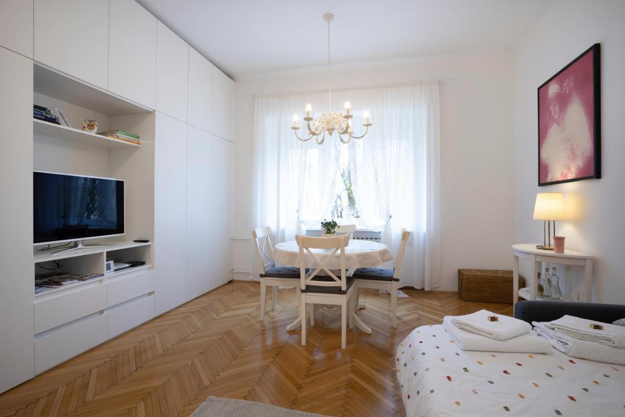 Vedrana-Near Centre And Free Garage, Electricity For Electric Cars Zagreb Ngoại thất bức ảnh